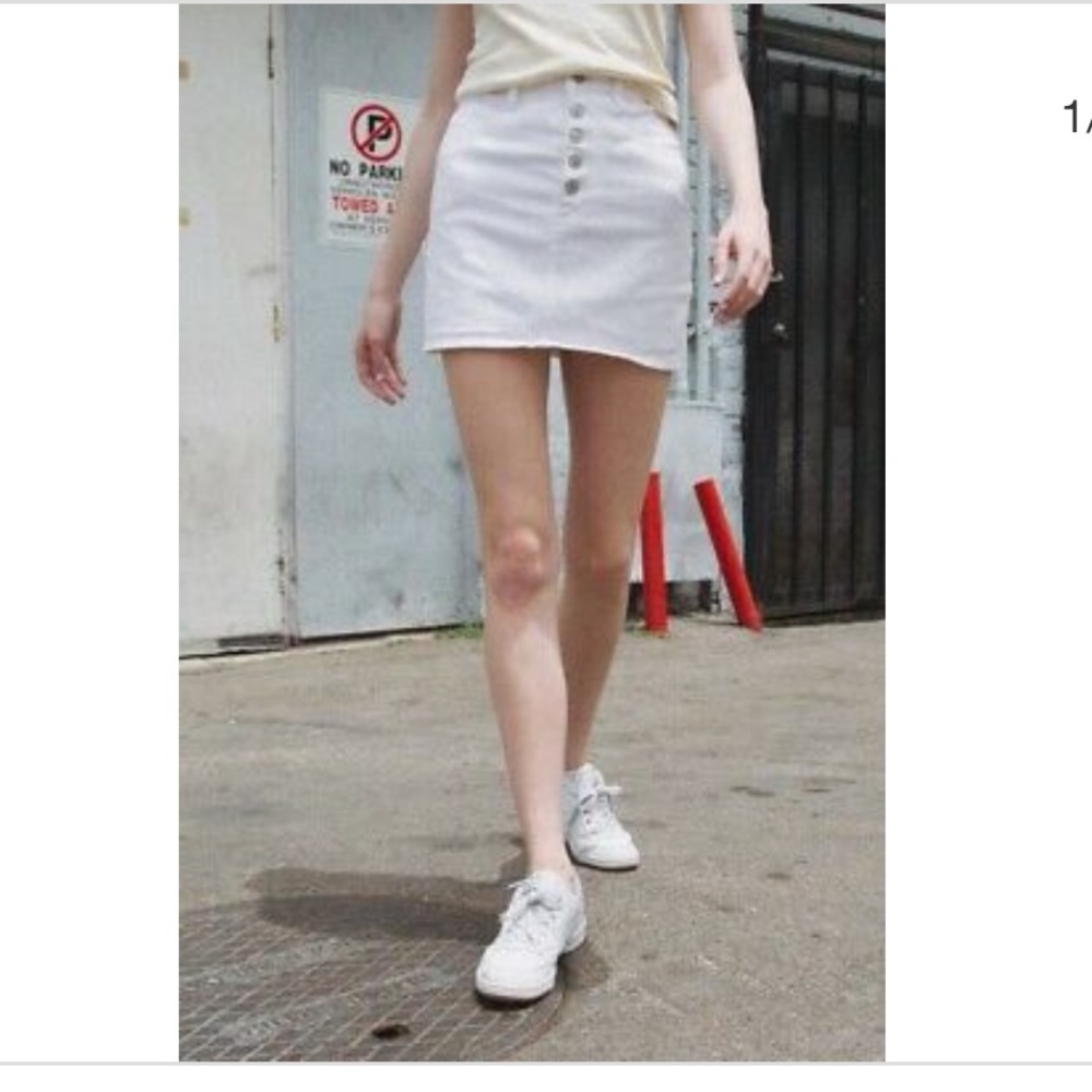 Rare Brandy Melville White Skirt, Not sold anymore